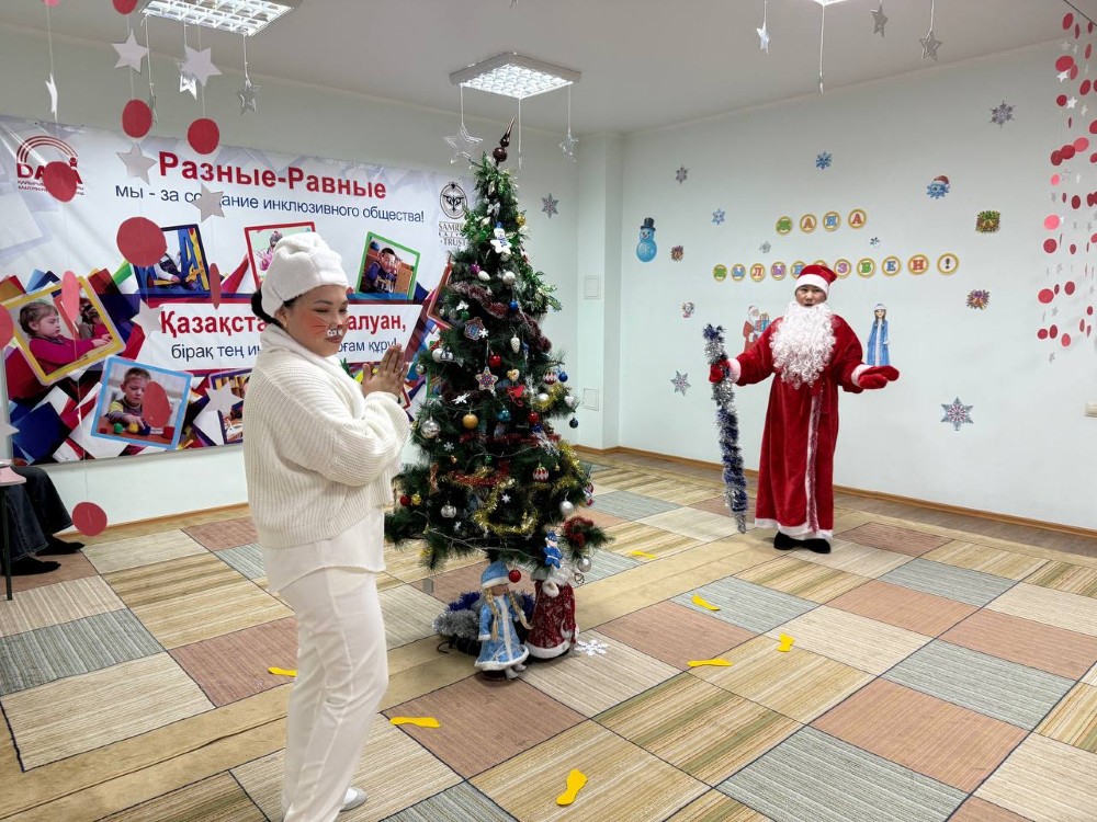 № 2 психологиялық-педагогикалық түзету кабинетінде балаларға үлкен қуаныш пен жақсы эмоциялар сыйлаған жаңа жылдық ертеңгілік өтті